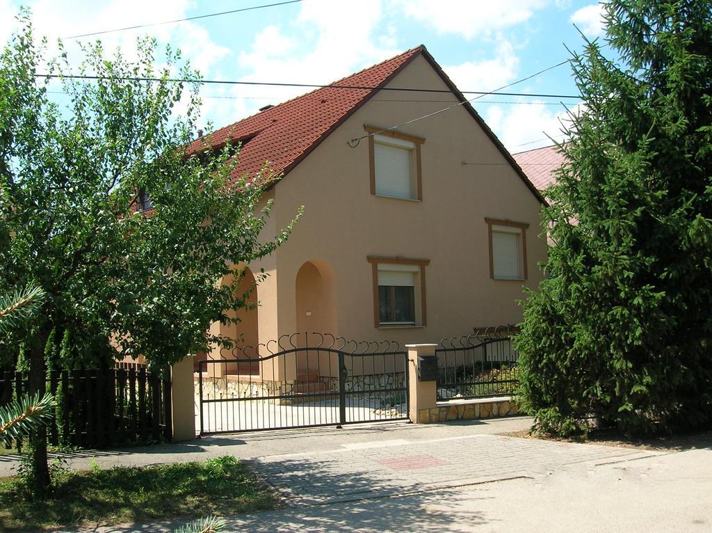 SárvárMargareta Apartman公寓 外观 照片